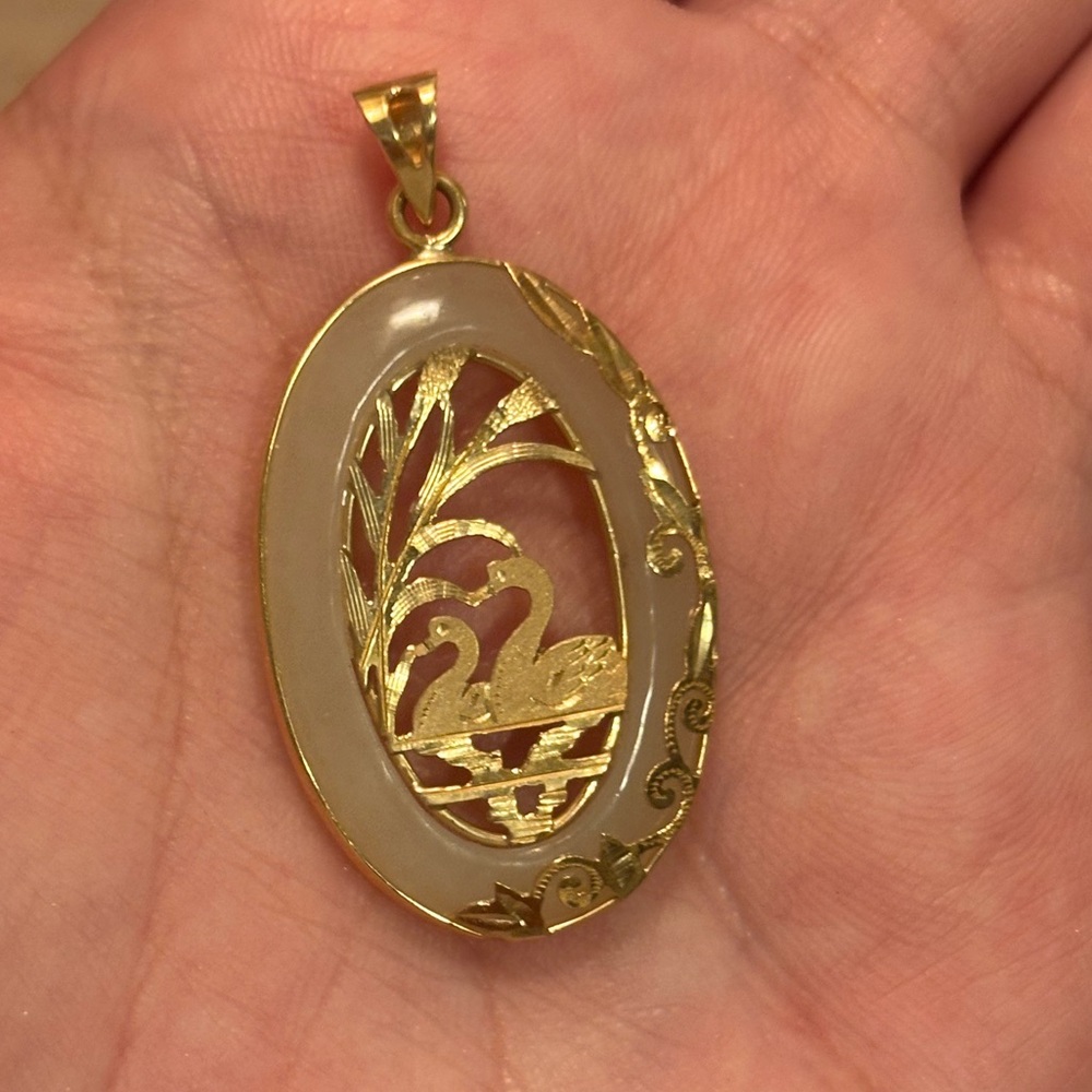 Vintage 14K Gold and Jade Swimming Swans Pendant